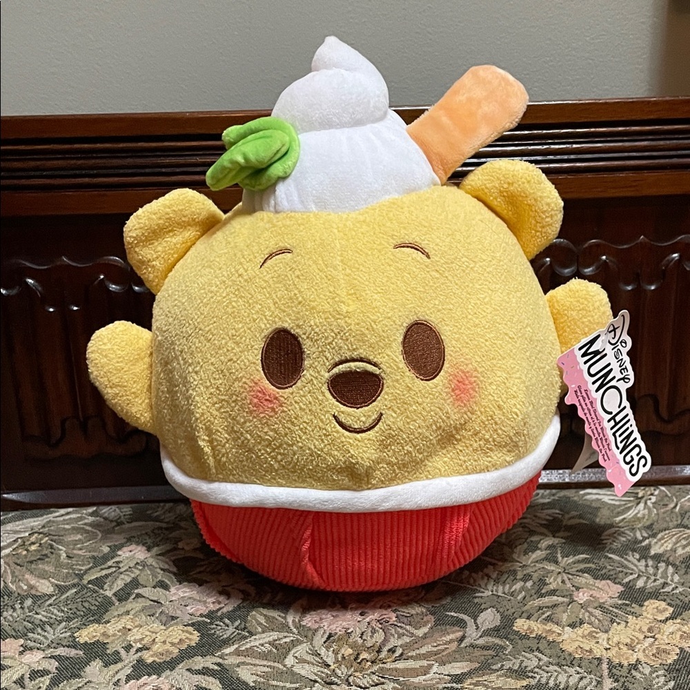 Disney Munchlings Winnie the Pooh Ice Cream Plush - Yellow, Red, White. NWT